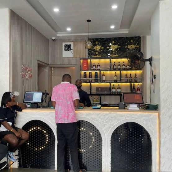 Amora Resort bar